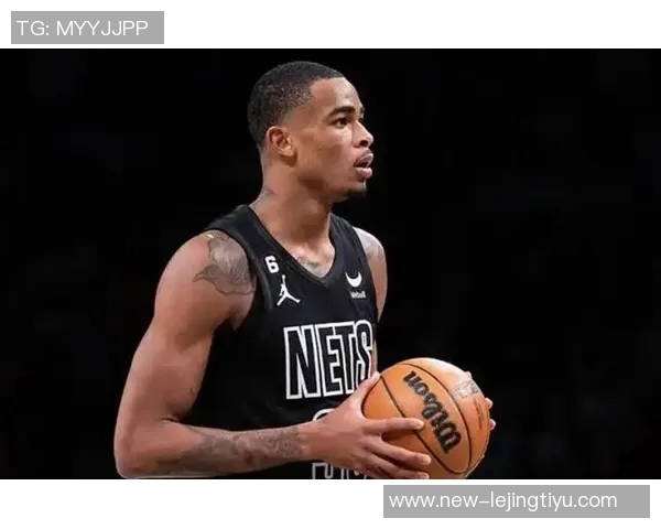 克拉克斯顿内线表现抢眼15分钟内高效拿下11分并抢8篮板 克拉克斯顿内线表现抢眼15分钟内高效拿下11分并抢8篮板