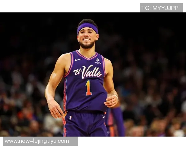 布克半场表现低迷仅得3分3板2助次节全失火力引发球迷热议